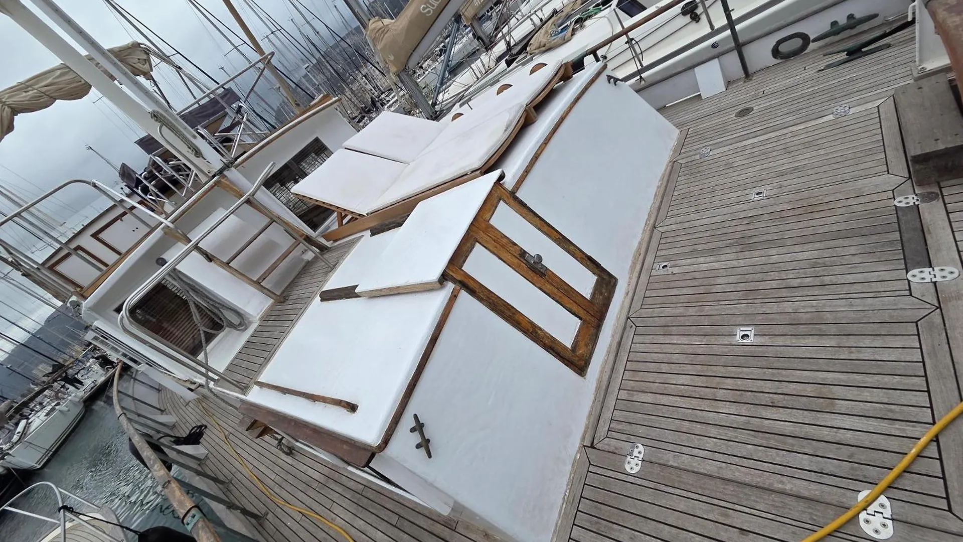 Botel Hotel Bateau De Legende Tolone