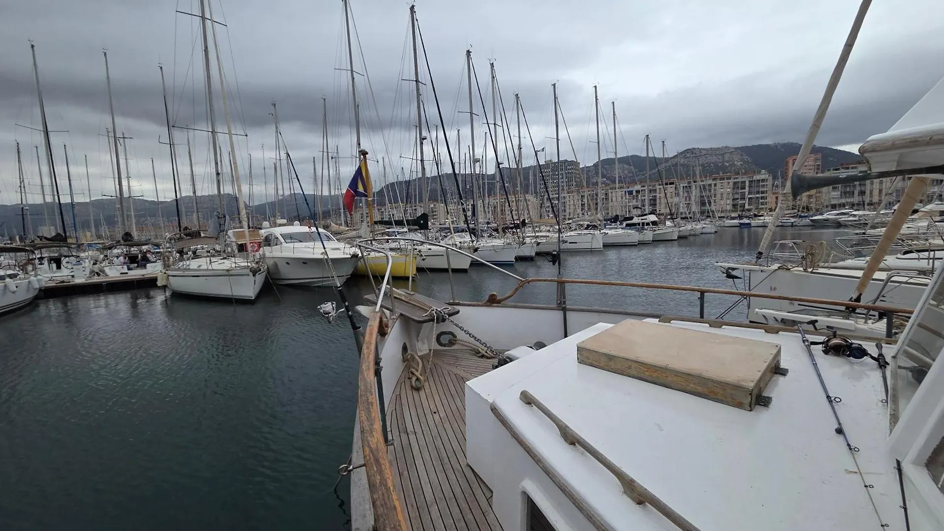 Hotel Bateau De Legende Tolone Botel