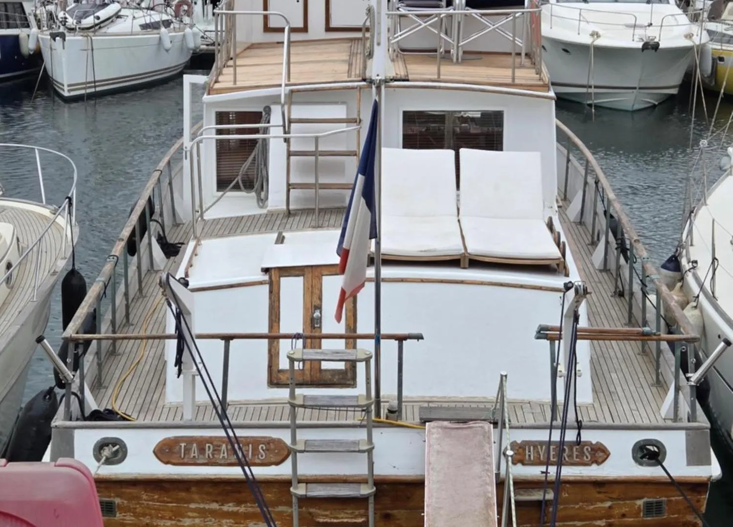 Hotel Bateau De Legende Tolone 0*,  Francia
